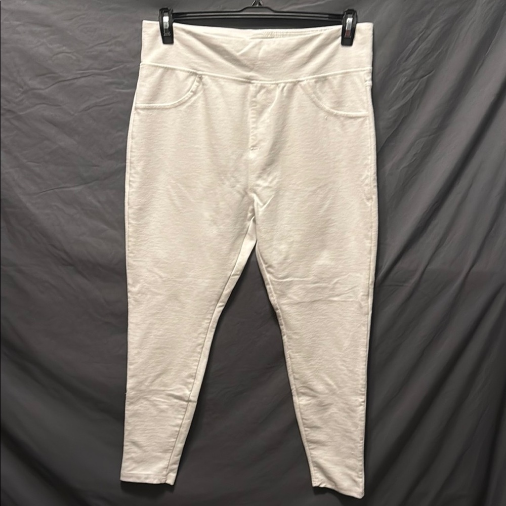 White High-Waisted Leggings by a new day